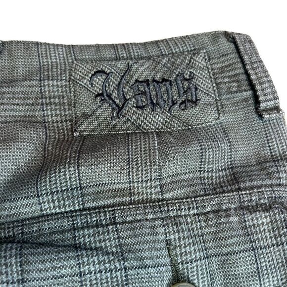 Vans Grey Plaid and Paisley Shorts for Men. Size 28. Great Condition!! - Picture 8 of 13